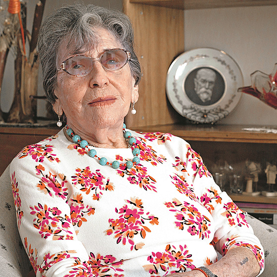 Energická Koianka Magda Zádorová peila holocaust.