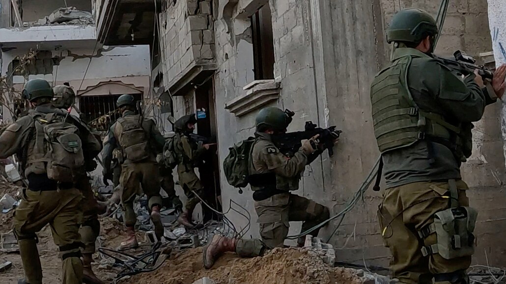Izraelské jednotky operují v pásmu Gazy.