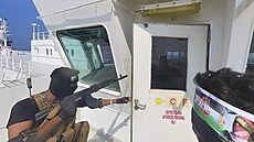 Jemenští Húsíové zajali v Rudém moři nákladní loď Galaxy Leader 19. listopadu...