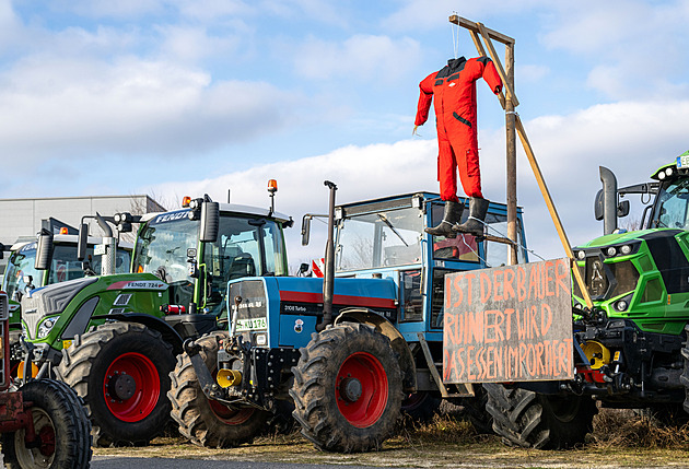 Sedlácké vesty. Proč traktory rozčilují více než klimatičtí lepiči