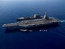 Americká letadlová lo USS Gerald R. Ford opoutí Stedozemní moe.