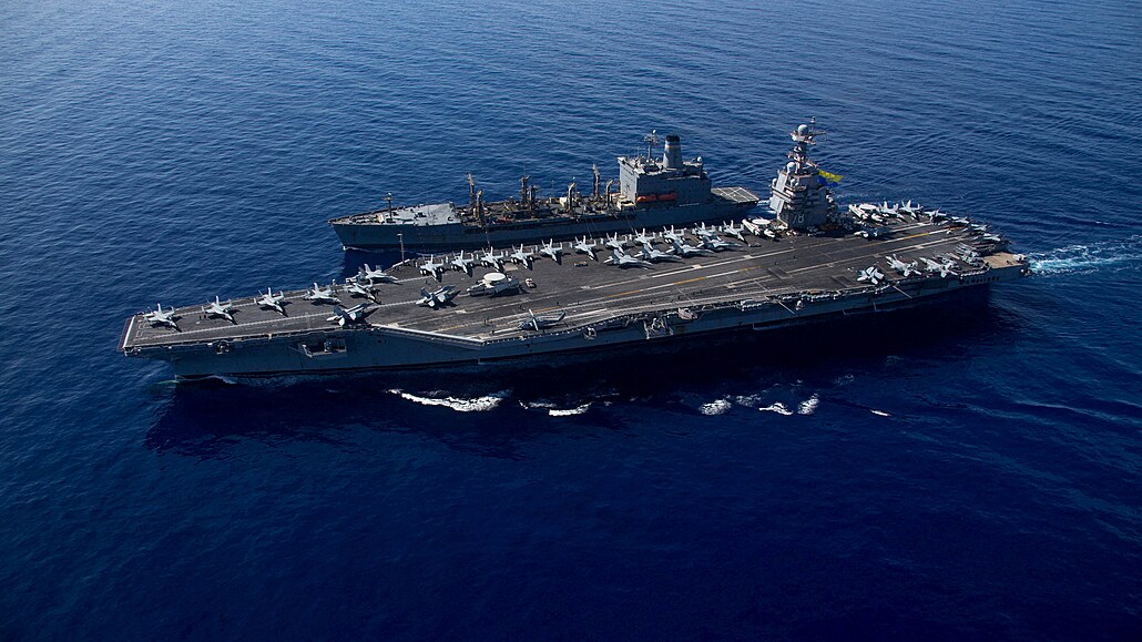 Americká letadlová lo USS Gerald R. Ford opoutí Stedozemní moe.