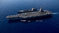 Americká letadlová loď USS Gerald R. Ford opouští Středozemní moře.
