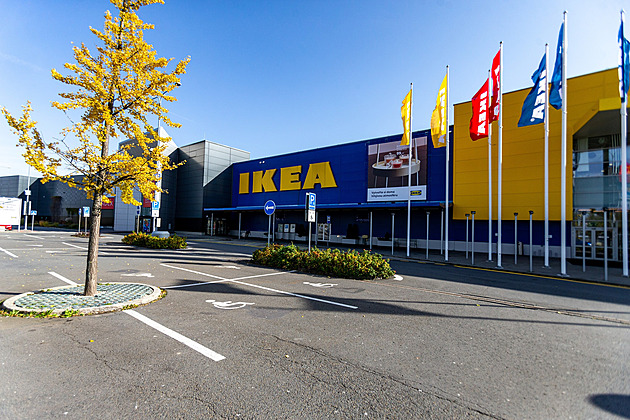 Za levným nábytkem IKEA už nemusíte k sousedům. Podívejte se na velké srovnání cen po roce
