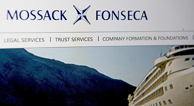 Stopa Panama Papers v záložně, kam si Fiala uložil peníze. V kauze se objevuje Nizozemec se zvláštní minulostí