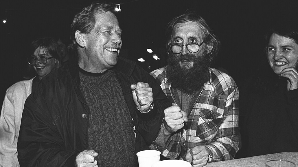 Václav Havel s Vratislavem Brabencem z kapely The Plastic People of the Universe
