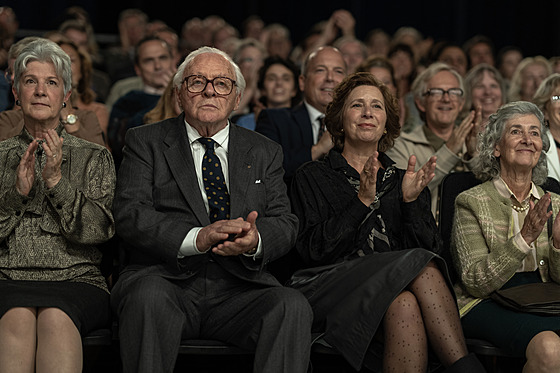 Anthony Hopkins jako Nicholas Winton ve filmu Jeden �ivot