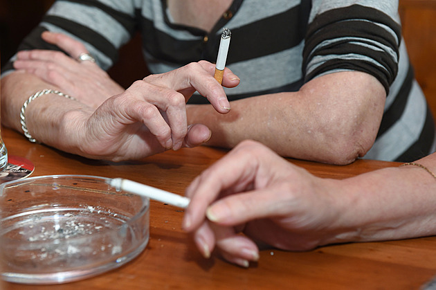 Cigarety v Česku prudce zdražují, ale může to mít opačný efekt. Do státní kasy zřejmě plánované miliardy nedoputují