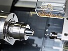 P�ímo v Glashütte pak krom� úst�edí v bývalém nádra�í sídlí i Chronometrie,...
