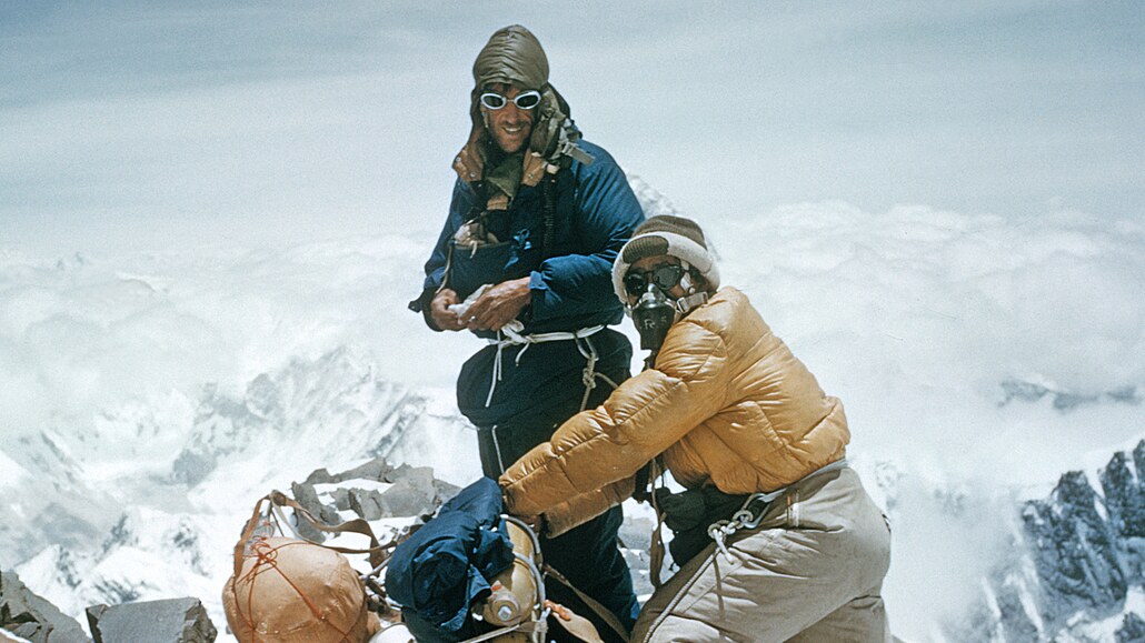 Znaka Rolex byla sponzorem britské výpravy do Himalájí v roce 1953. Horolezce...