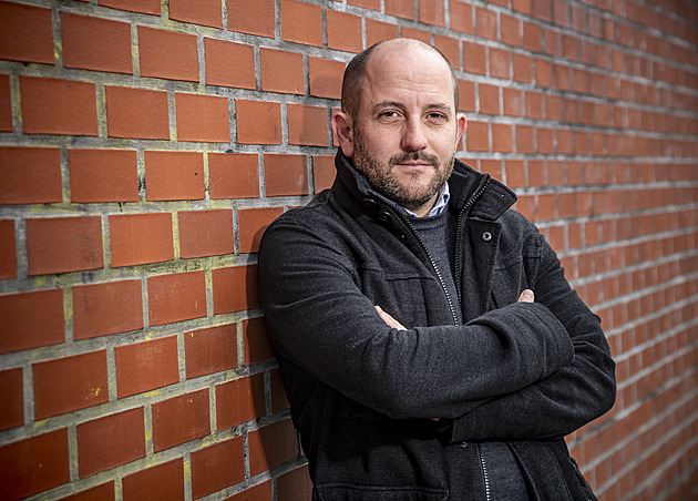 Zdražování i pokles reálných mezd. Nejvíc si pohoršily rodiny s dětmi, říká sociolog Prokop