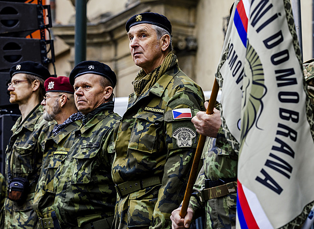 Domobranám se může podražit nošení uniforem, „zneužívají“ je k politickým účelům. Pokuty se výrazně zvýší