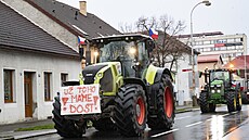 Nespokojení zemdlci se sjídí s traktory a jinými stroji od Kutné Hory ke...