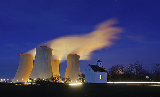 Jaderná elektrárna Dukovany.