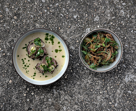 Hov�zí hrudí s víde�ským salátem