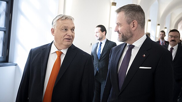 Favorit. Pedseda slovenského parlamentu Peter Pellegrini s maarským premiérem...