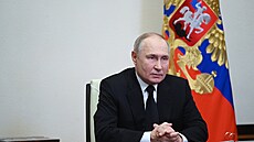 Ruský prezident Vladimir Putin ve svém projevu reagujícím na pátení...