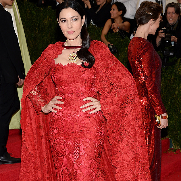 Krajka: nevinnost i svůdnost odolávající staletím