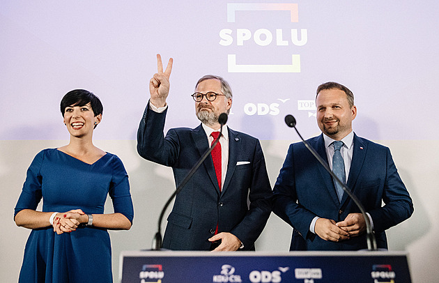 V eurovolbách se hraje i o osud Spolu. Ke kroužkům lidí z ODS vyzývali premiér i Benda, v TOP 09 to „vře“