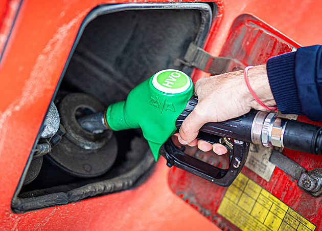 Místo nafty olej vyrobený z odpadu. Čepro zařadilo do nabídky palivo, které může jednou nahradit klasický diesel