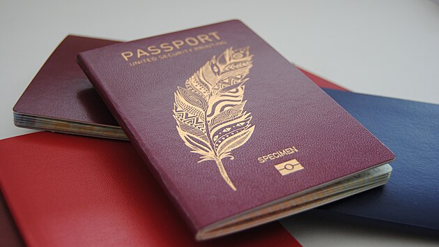 eská firma BN International vyrábí plátna na cestovní pasy. Dokáe splnit i ty...