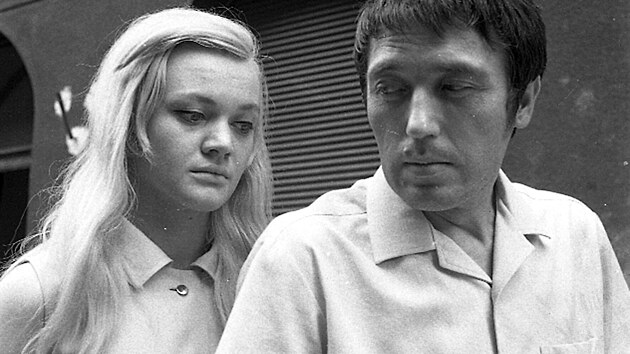 Hana Brejchov s Jim Skorou ve filmu Nejkrsnj vk (1968)