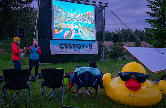 U po esté se v lomu Srní u Hlinska sjedou motorizovaní cestovatelé na...