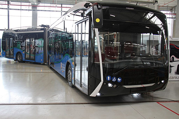 Praha bude mít až 70 nových trolejbusů z Turecka. Víme, kudy mají jezdit