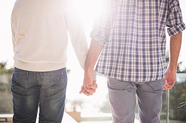 Expertka vysvětluje sexuální záhadu: proč gayové v Česku výrazně převažují nad lesbami, ale lidé je tolerují méně?