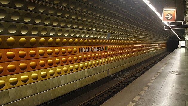 Stanice Hrad�ansk�