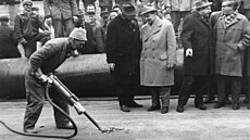 Slavnostním výkopem v Opletalov ulici byla 7. ledna 1966 zahájena výstavba...