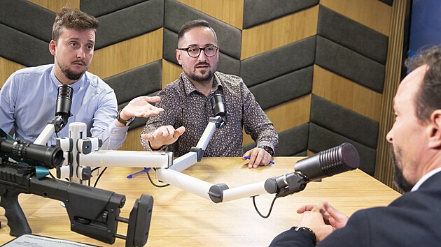 Hostem podcastu Perimetry byl b�val� ��f jednotky policejn�ch odst�elova�� v �tvaru rychl�ho nasazen� Josef Proch�zka.