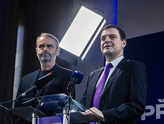 Pedseda Písahy Robert lachta (vlevo) a éf Motorist sob Petr Macinka.