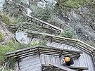 V soutsce Kitzlochklamm narazíte na mnoho schod, stoupání, tol a tunel