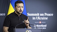 Volodymyr Zelenskyj bhem tiskové konference.