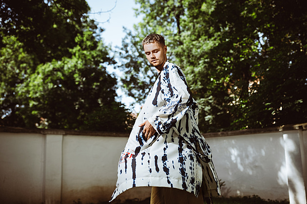 ČEKSTAJL: Módní provokatéři a truchlící vdova: Kdo jsou nejstylovější osobnosti roku 2024?