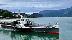 Po jeze�e Wolfgangsee jezdí kolesové parníky Kaiser Franz.