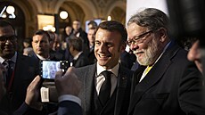 Francouzský prezident Emmanuel Macron a Alexandr Vondra.