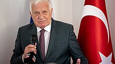 Václav Klaus pøi projevu na turecké ambasádì.