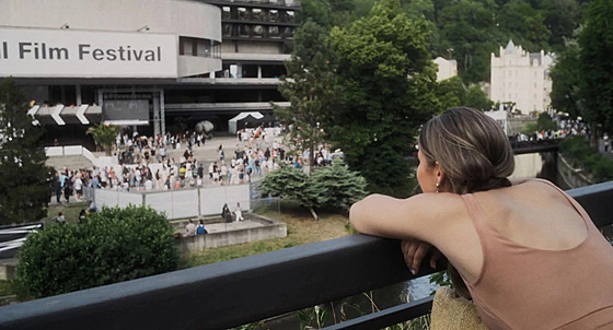 Z filmu Hello, Welcome