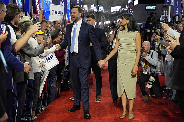 Republikáni jsou nervózní z kandidáta na viceprezidenta. Vance dříve Trumpa označil za „amerického Hitlera“