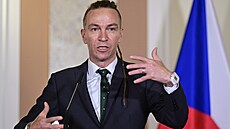 Ministr pro místní rozvoj Ivan Barto�.