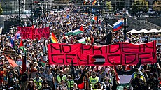 Duhový prvod Prague Pride proel centrem Prahy.