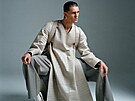 Ko�ená tunika, kalhoty, pono�ky, boty, batoh a náu�nice, v�e Dior Men.
