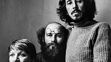 V roce 1986 pomáhal Duan imánek slavnému americkému fotografovi Irvingu...