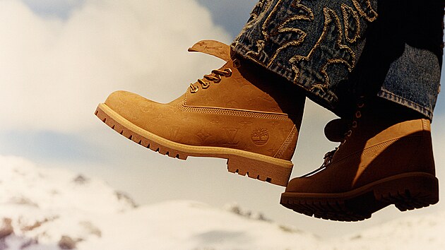 Pharrell Williams se coby kreativn� �editel p�nsk�ch kolekc� Louis Vuitton do trendu vrhnul po hlav� a nav�zal spolupr�ci se zna�kou Timberland.
