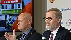 Premiér Petr Fiala (vpravo) na tiskové konferenci k návratu mistrovství sv�ta...