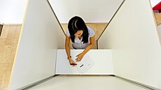 Kroukování za volební plentou (Ilustraní foto)