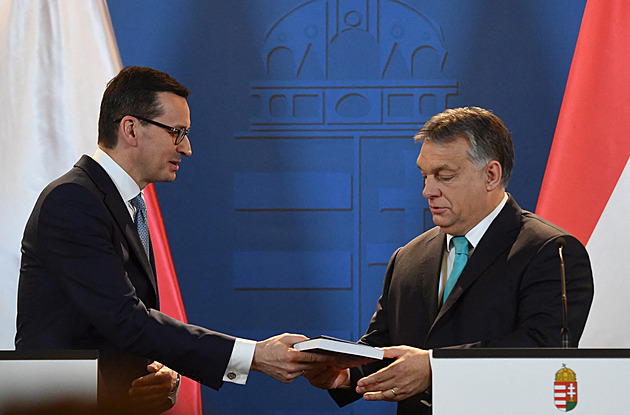 Jak svůj národ vést k úspěchu. Proč Fico knihy zdražuje, zatímco Orbán je čte