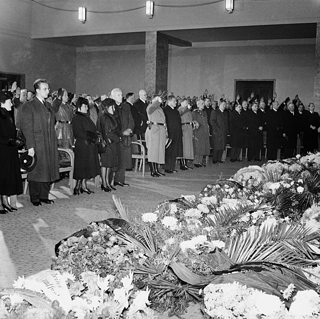 Na chlebíček k panu premiérovi. Dodnes není jasné, jak se pokus o otravu přesně odehrál